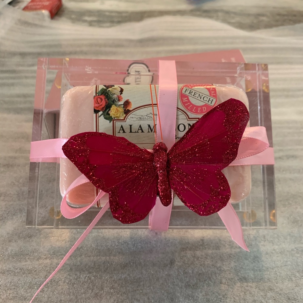 Soap with Acrylic Soap Dish